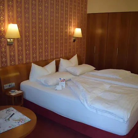 Akzent Goldner Hirsch Отель 4*