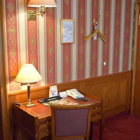 Akzent Goldner Hirsch Каменц