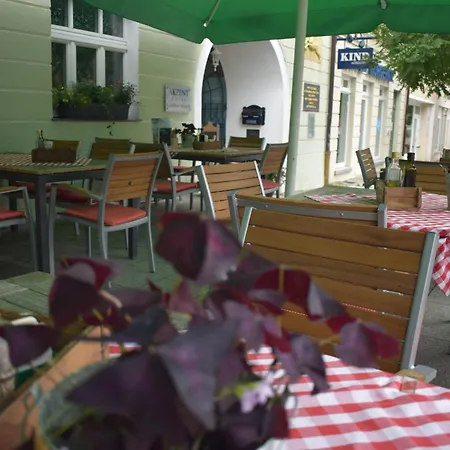 Отель Akzent Goldner Hirsch