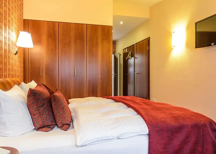 Ξενοδοχείο Akzent Goldner Hirsch 4*